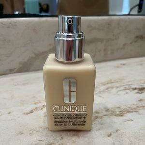 Clinique dramatically different lotion +